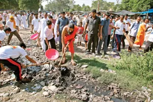 आवश्यकता है देश में सघन स्वच्छता अभियान की